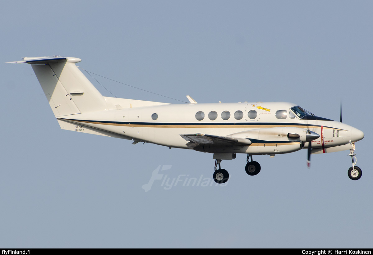 163562 - Beechcraft UC-12F Huron - Navy - United States (12.04.2016 ...